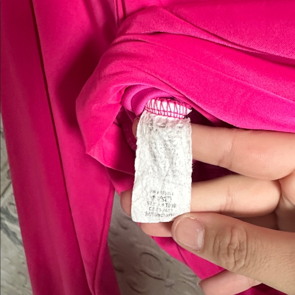 21 saints Ruched V-Neck hot pink crop - Picture 4 of 4